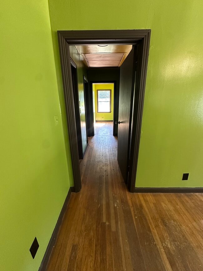 Building Photo - 2704 44th Ave