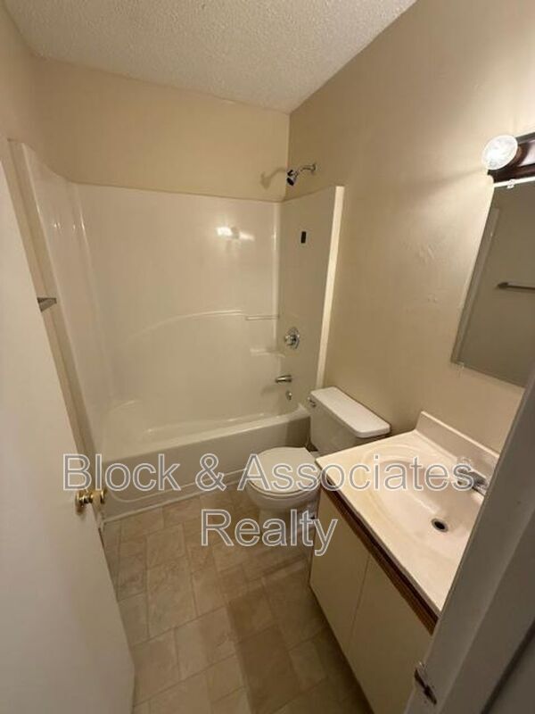 Building Photo - 119 Reece Ct