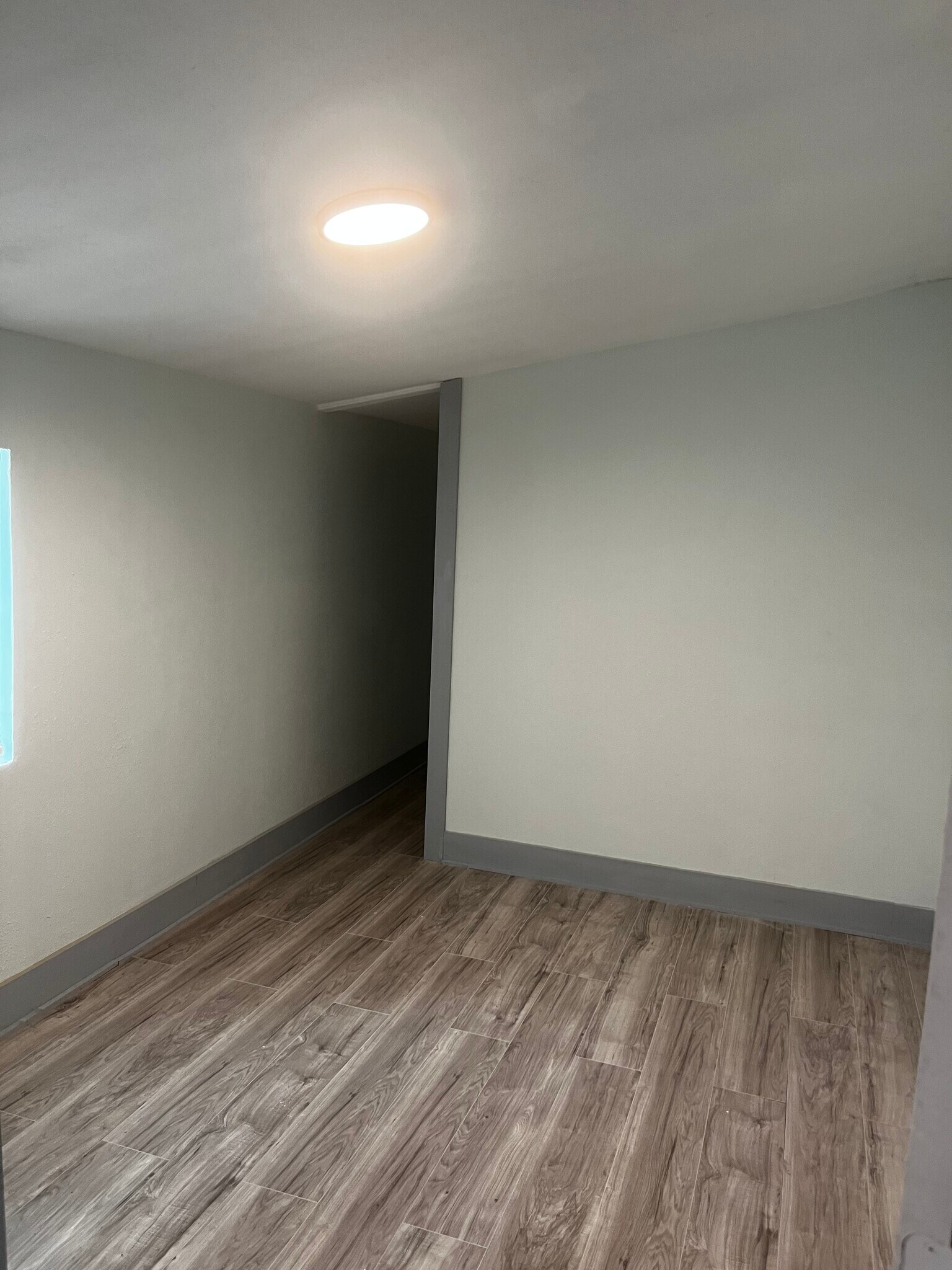 Building Photo - 1914 W Wildwood Dr