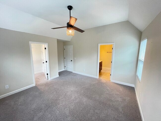 Building Photo - Waterford Village 3 bedroom home