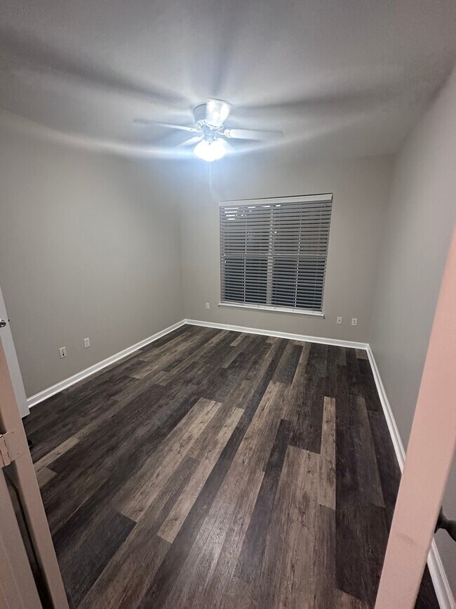 Building Photo - 7423 S Quail Cir