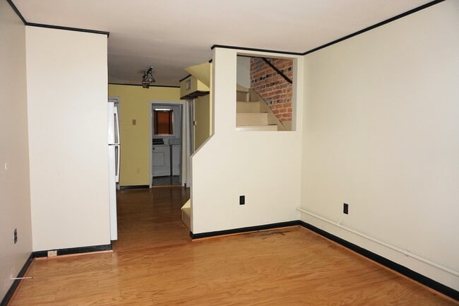 Building Photo - Charming 2 Bedroom Townhome in Upper Fells...