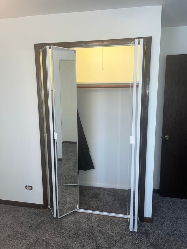 Building Photo - 1601 Downs Dr