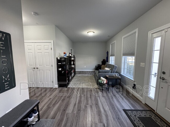 Building Photo - 1001 Rye Dr