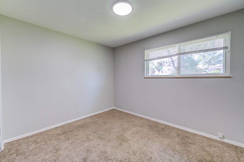 Building Photo - 10768 Tropic Dr