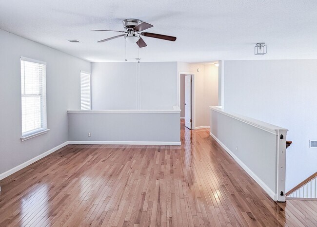 Building Photo - Stylish 4-Bed, 3.5-Bath Rental with Great ...
