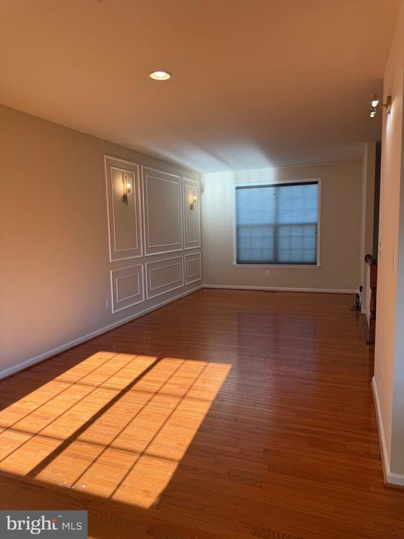 Building Photo - 6518 60th Ave