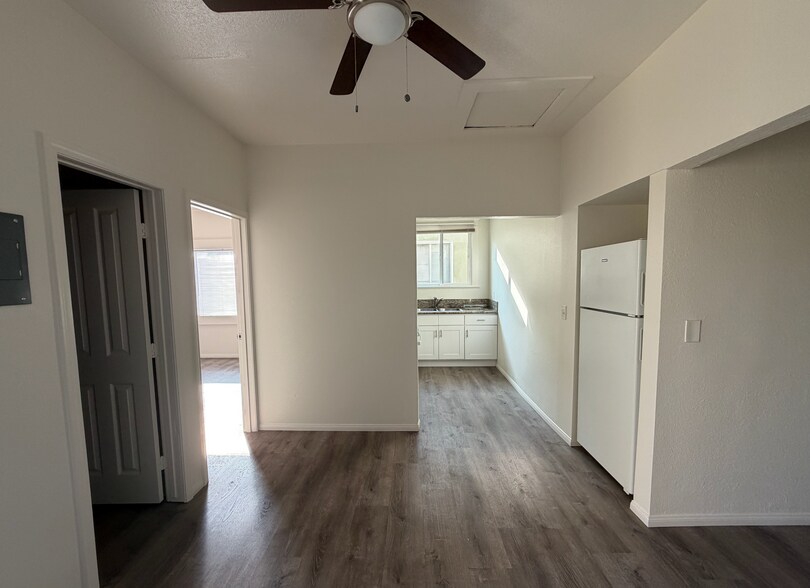 Building Photo - 420 N Rose Pl