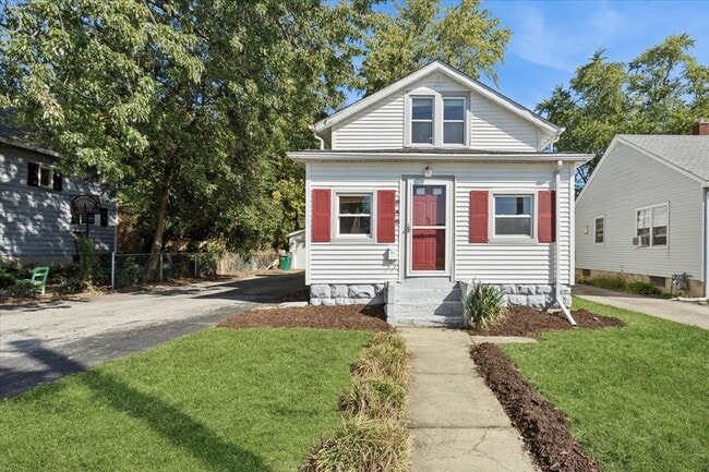 Primary Photo - 540 E 4th St