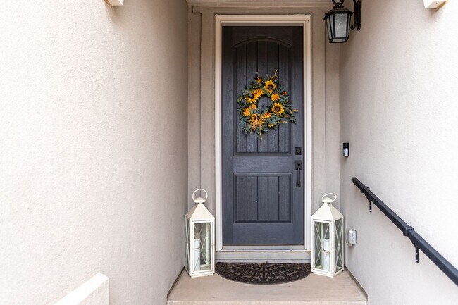 Building Photo - Stunning Flying Horse Patio Home with Stunning Views!!