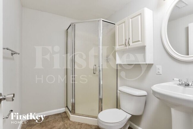 Building Photo - 323 Turfwood Dr