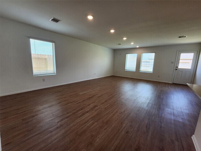 Building Photo - 1511 Twilight Grn Dr