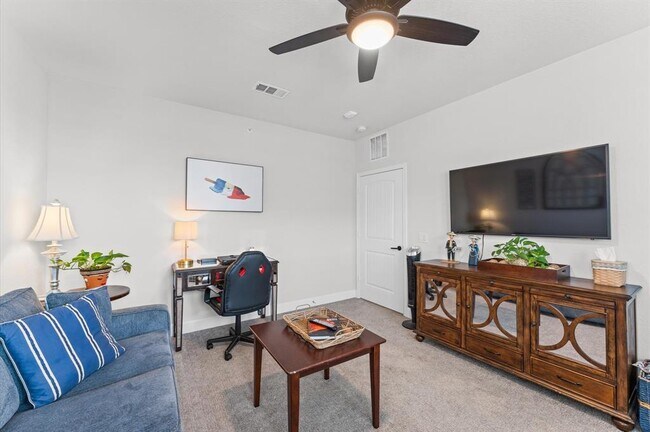 Building Photo - 6804 Westview Dr