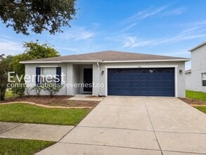 Building Photo - Limited Time Special Offer / 4 Bed/2 Bath Home with Garage / Pet-Friendly / Vouchers Accepted / A...