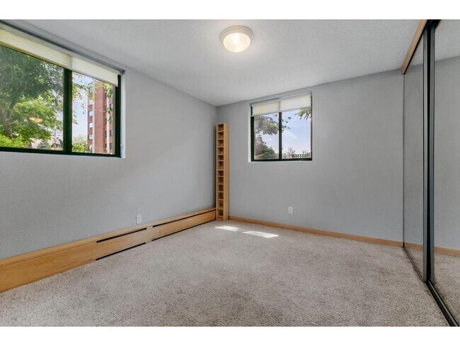 Building Photo - 2530 1st Ave S