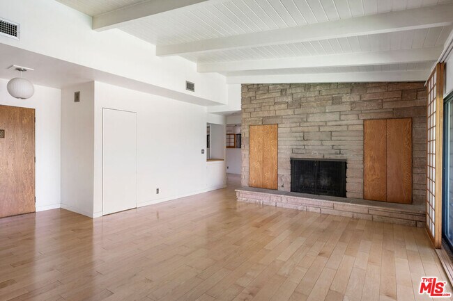 Building Photo - 2333 Hidalgo Ave