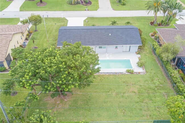 Building Photo - 409 SW 44th St
