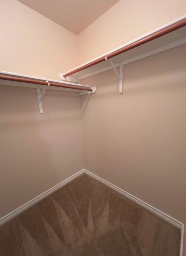 Building Photo - Beautiful Town Home in the Heart of San Antonio