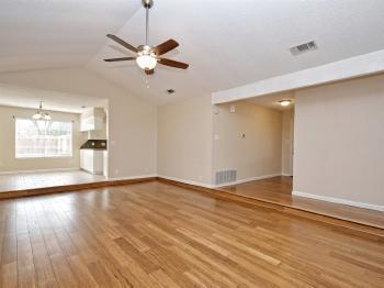 Building Photo - 905 Parker Cir