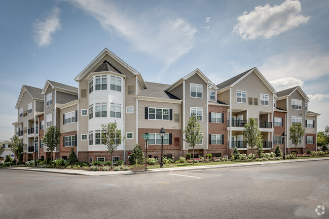 Building Photo - The Hills at Port Jefferson