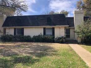 Building Photo - 10549 Barrywood Dr