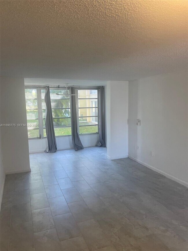 Building Photo - 8500 Sunrise Lakes Blvd