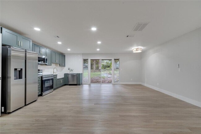 Building Photo - 7043 Carlene Dr