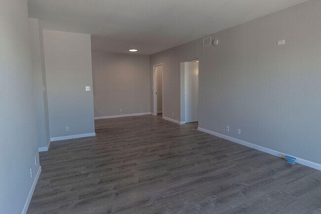 Building Photo - 3408 Balboa Ln