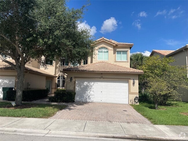 Building Photo - 5031 Madison Lakes Cir W