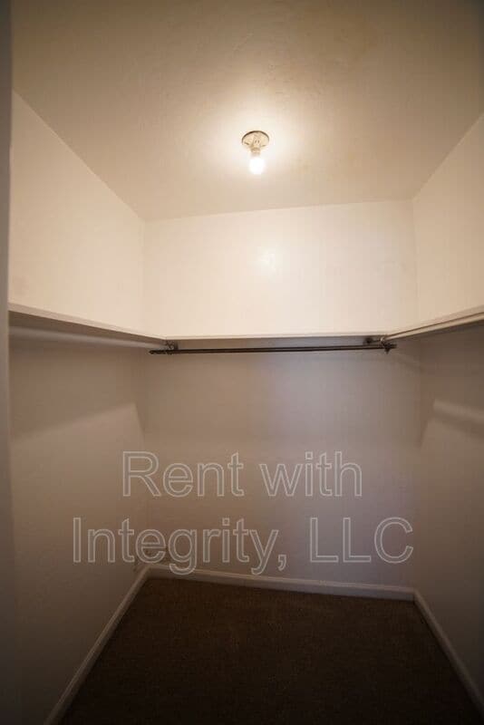 Building Photo - 6315 N Placid Pl