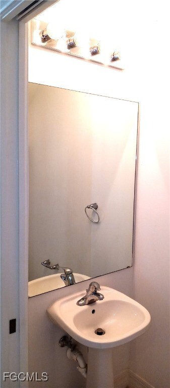 Building Photo - 16141 Via Solera Cir