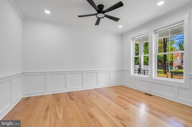 Building Photo - 4626 Brooks St NE