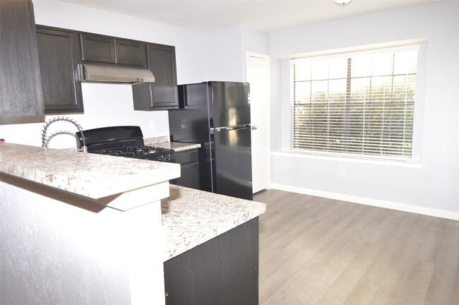 Building Photo - 5214 Beaverhill Dr