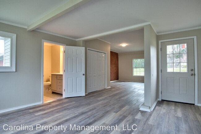 Building Photo - 3 br, 1.5 bath House - 2535 Hickory Grove Rd