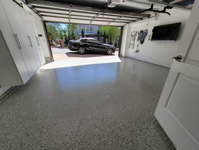 Building Photo - 5313 Sevilla Ct