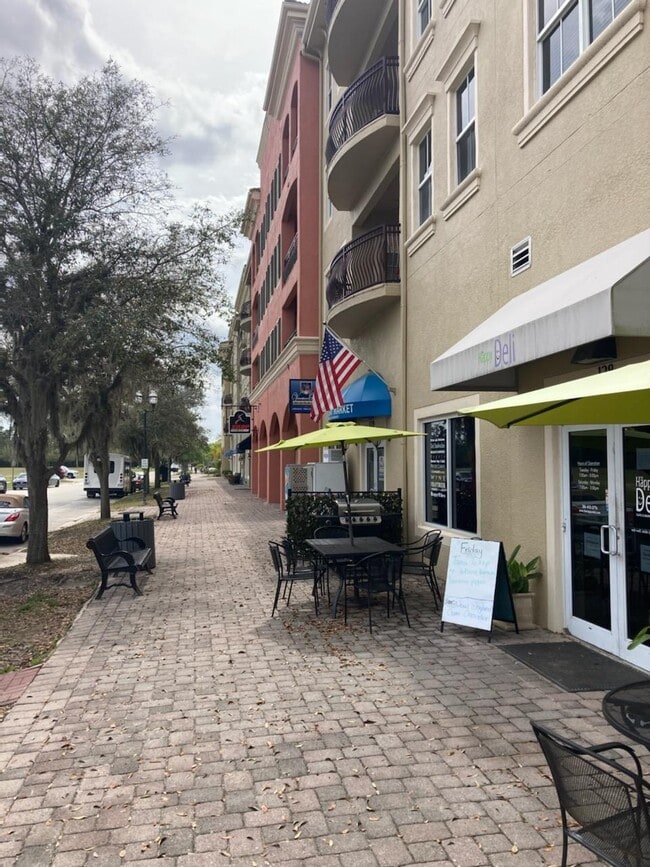 Building Photo - 432 Airport Rd