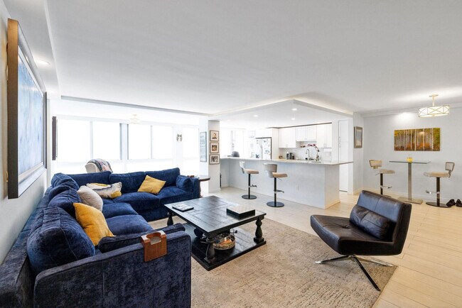 Building Photo - 3100 NE 49th St