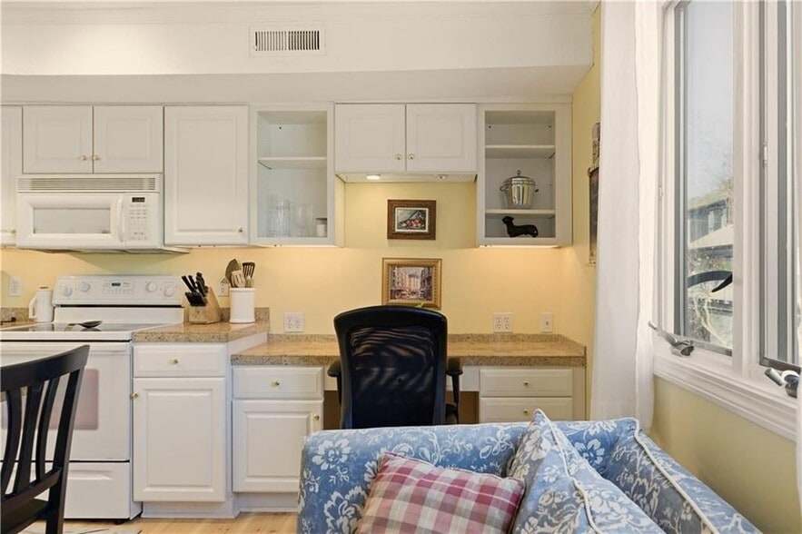 Building Photo - 216 Goddard Row