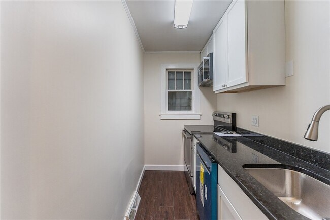 Building Photo - 9578 Vestal Pkwy W