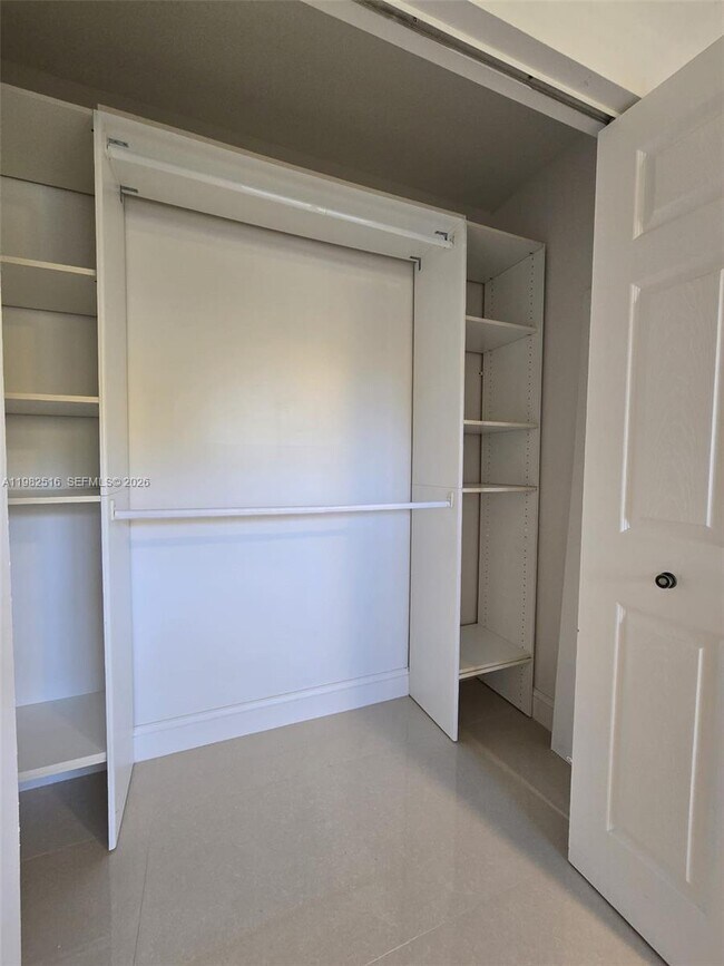 Building Photo - 2403 Antigua Cir