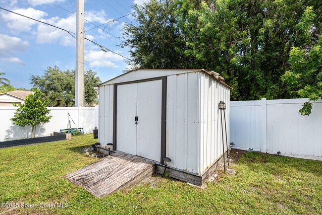 Building Photo - 499 Bayard Ave NE