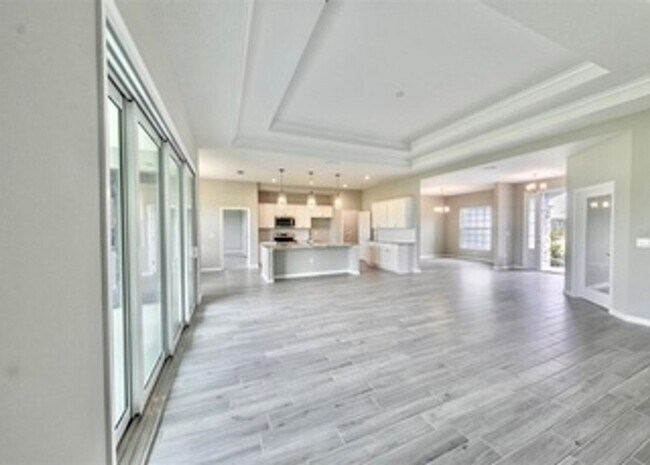 Building Photo - Executive 4/3 Rental