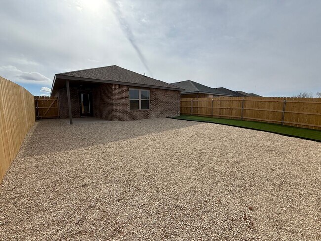 Building Photo - NEW 3 BEDROOM HOME IN ELM MEADOWS!