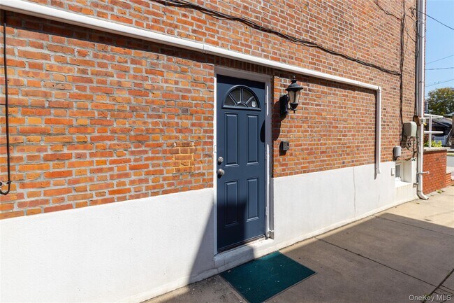 Building Photo - 1-91 B 140 St