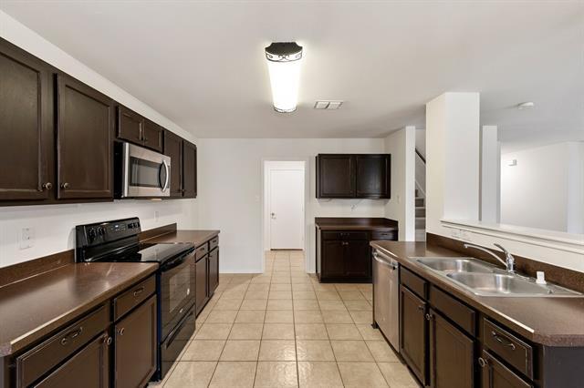 Building Photo - 13279 Cleburne Dr
