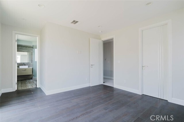 Building Photo - 4418 Kingswell Ave