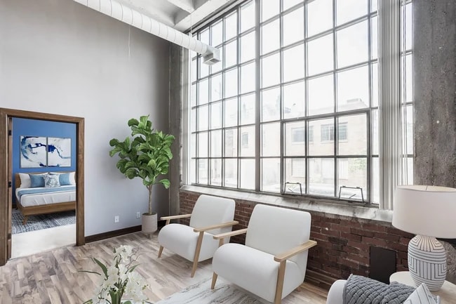 Building Photo - 611 N Park Ave