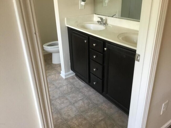 Building Photo - 3 Bedroom 2 Bath in Richlands