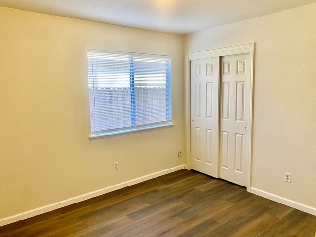 Building Photo - Northwest Fresno 3/2