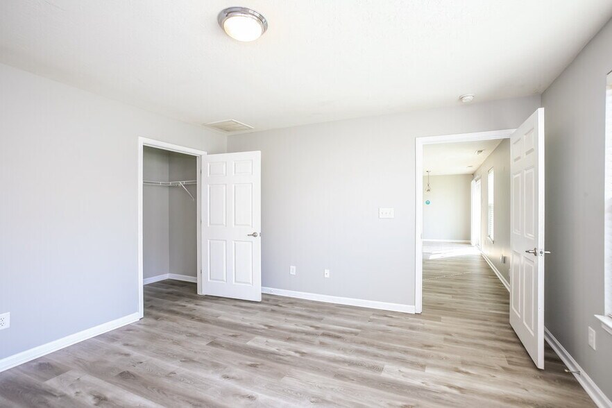 Building Photo - 8415 Gates Corner Dr